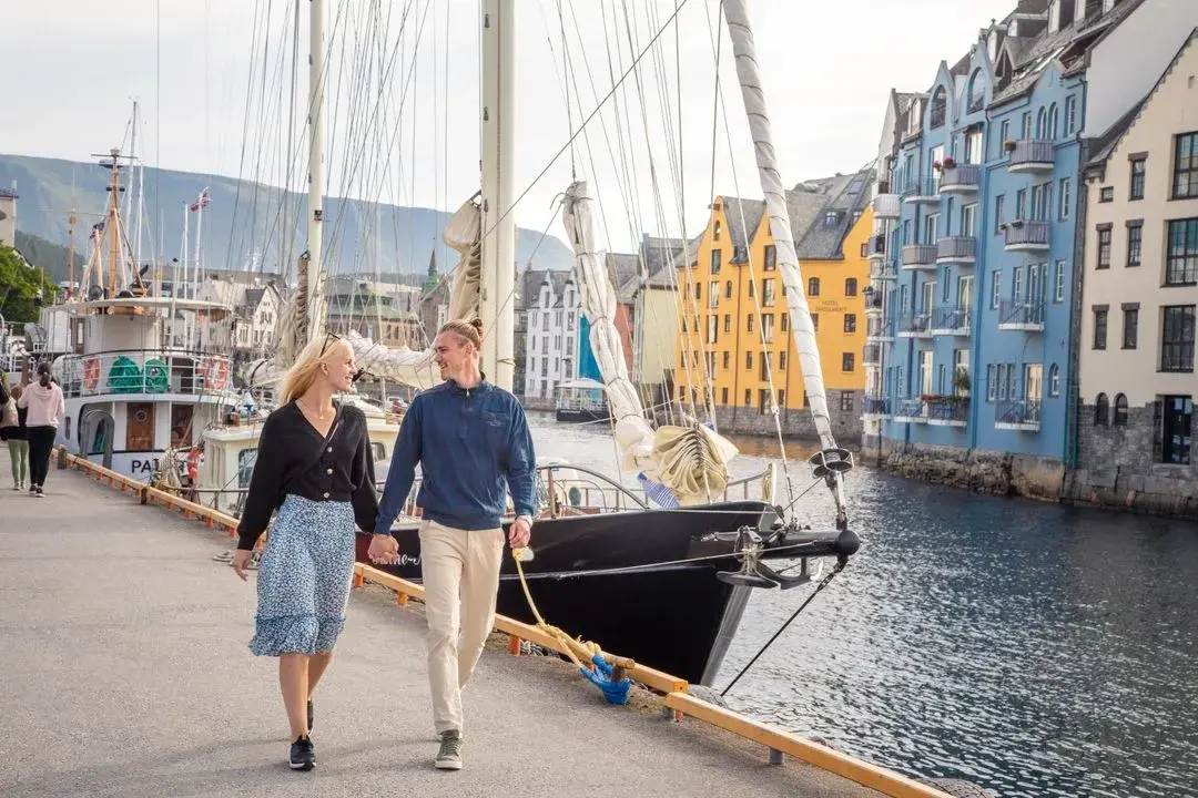 Ålesund – färjehamn och destinationsguide