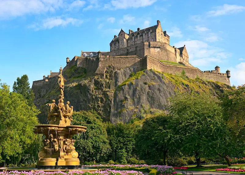Edinburgh – färjehamn och destinationsguide