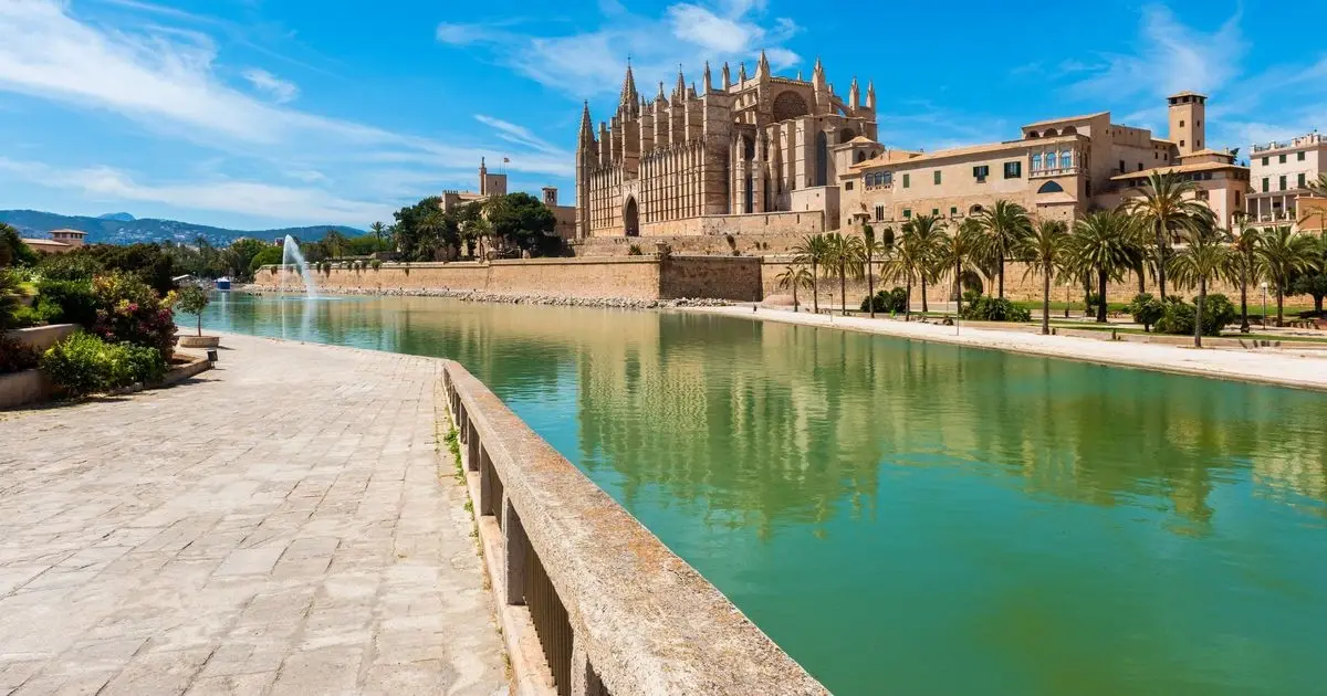 Palma de Mallorca – färjehamn och destinationsguide