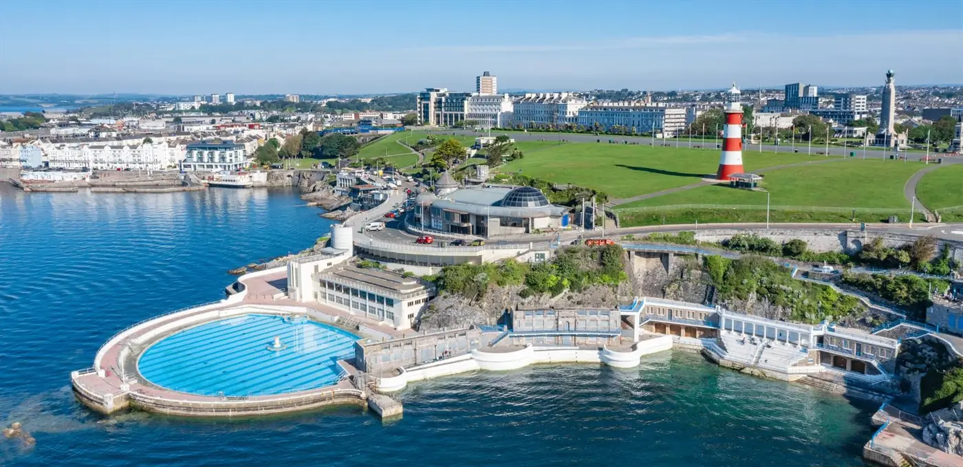 Plymouth – färjehamn och destinationsguide