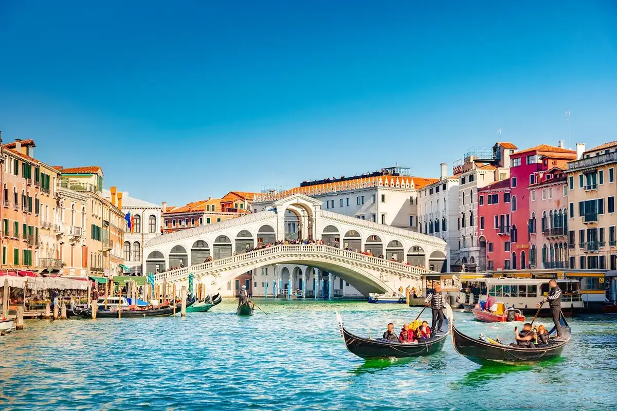 Venedig – färjehamn och destinationsguide