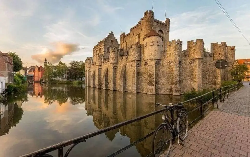 Zeebrugge – färjehamn och destinationsguide