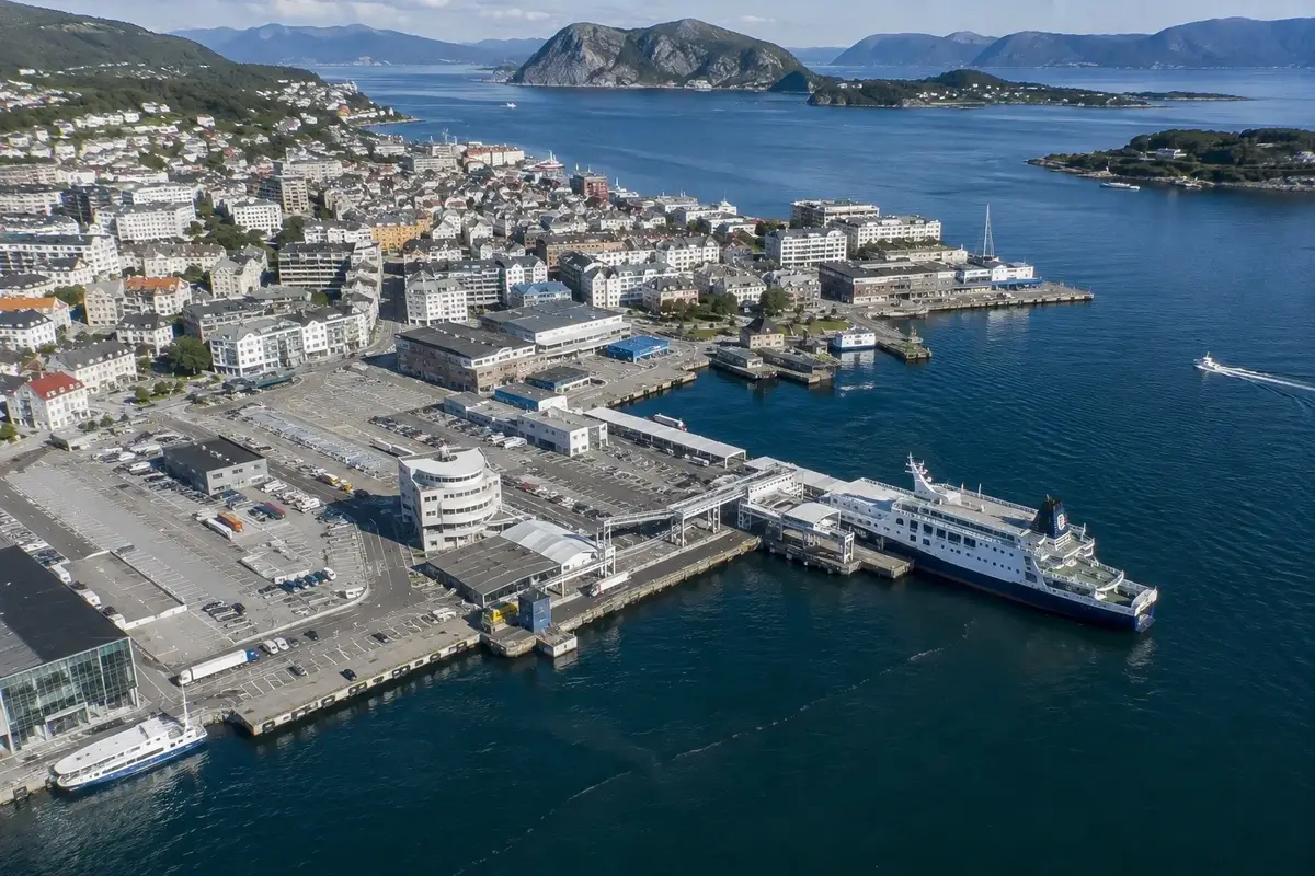 Ålesund – färjehamn och destinationsguide