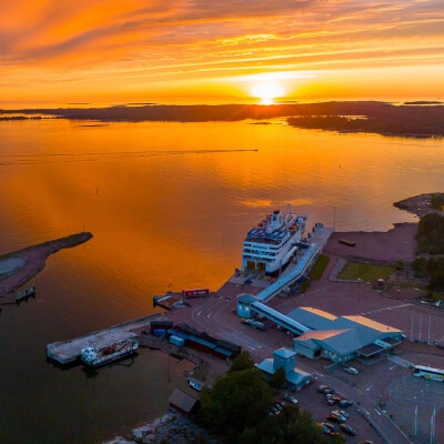 Färjeresa och hamninformation för Grisslehamn–Eckerö