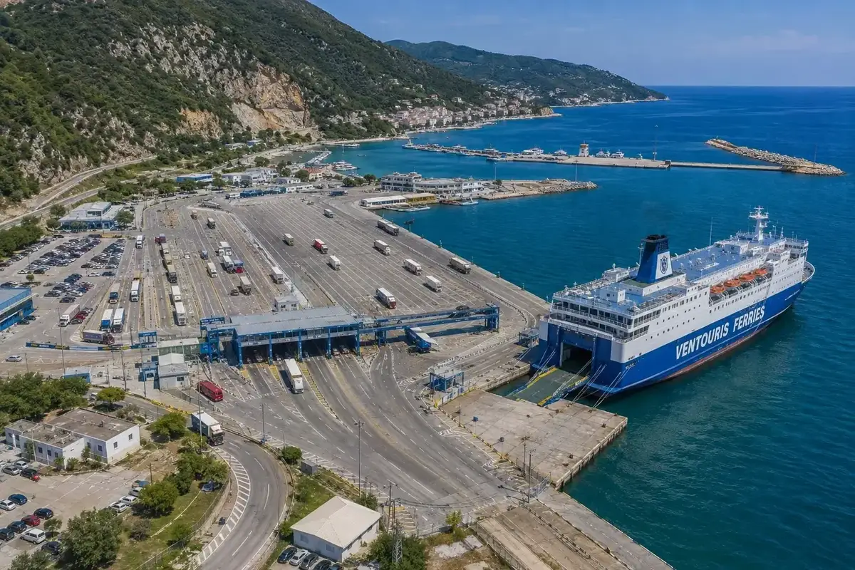 Färjehamnen i Igoumenitsa, västra Grekland