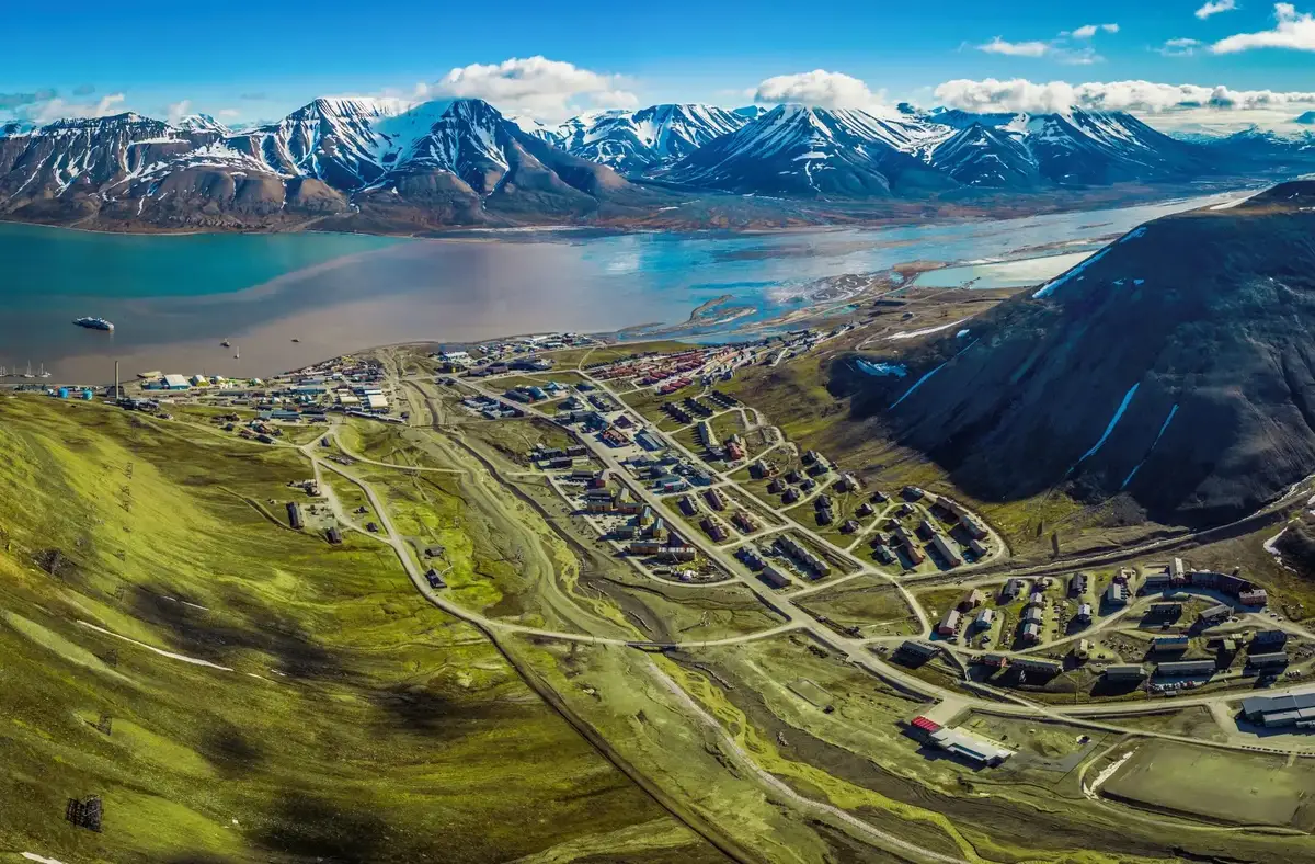 Färjeresa och hamninformation för Bergen–Longyearbyen Svalbard Line