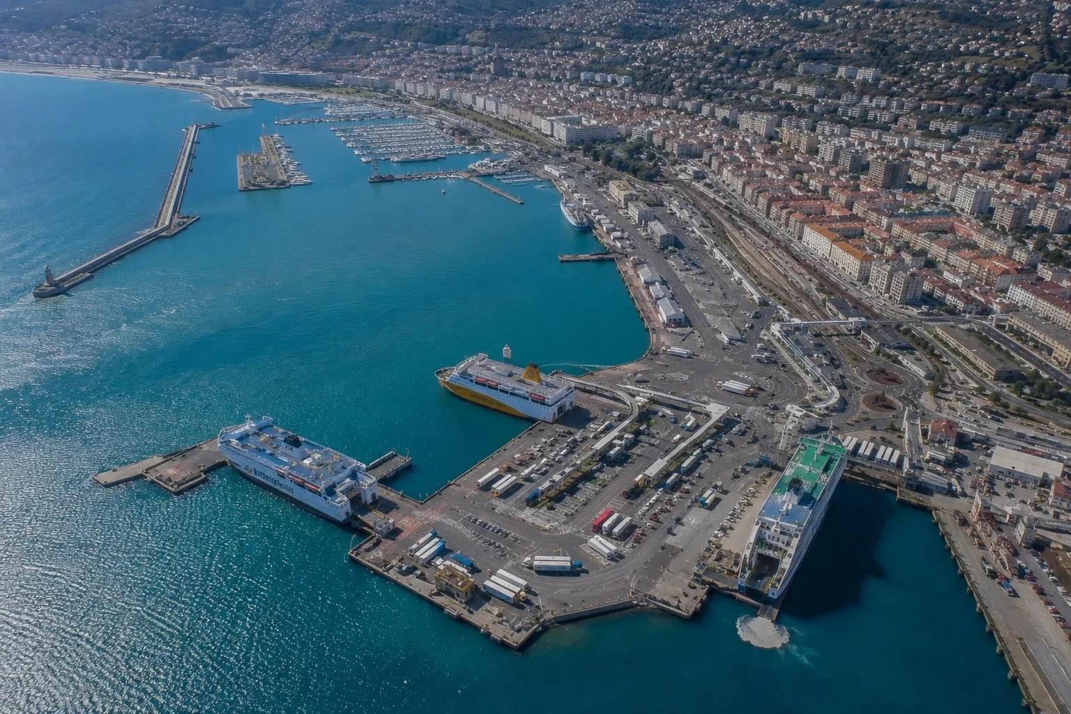 Färjeresa och hamninformation för Nice–Ajaccio