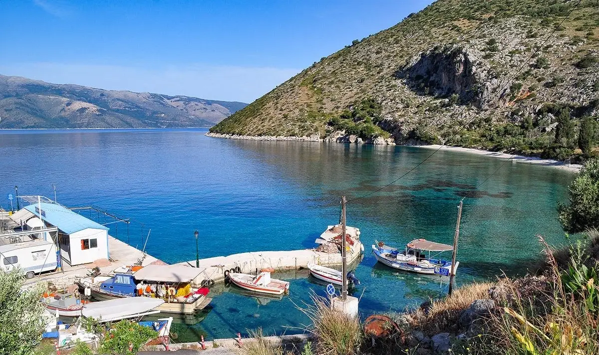 Färjedestination: Pisaetos Ithaca
