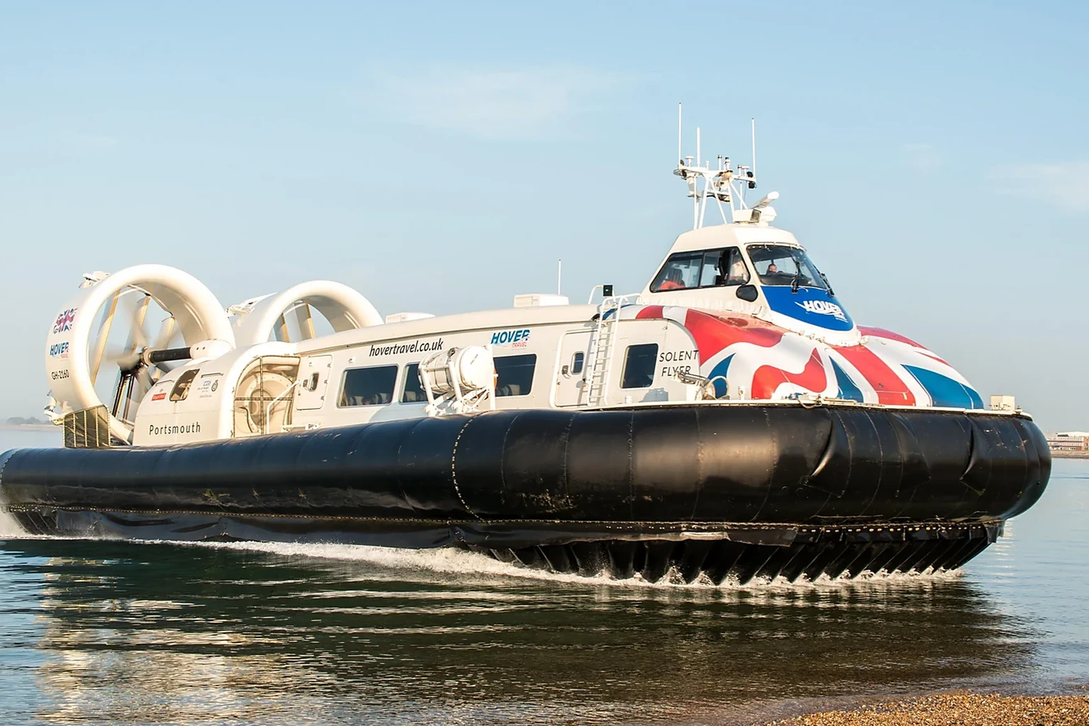 Hovertravel – färjerederi och reseguide