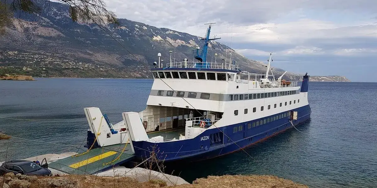 Färjeresa och hamninformation för Pesada, Kefalonia–Agios Nikolaos, Zakynthos