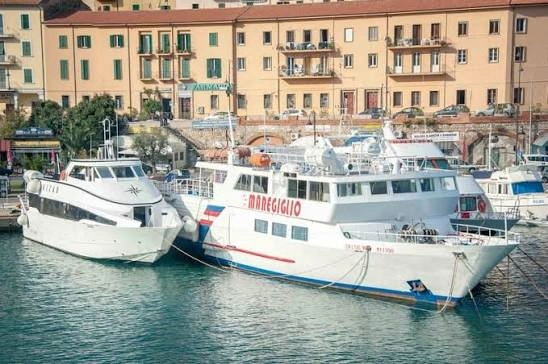 Färjeresa och hamninformation för Porto Santo Stefano–Giannutri